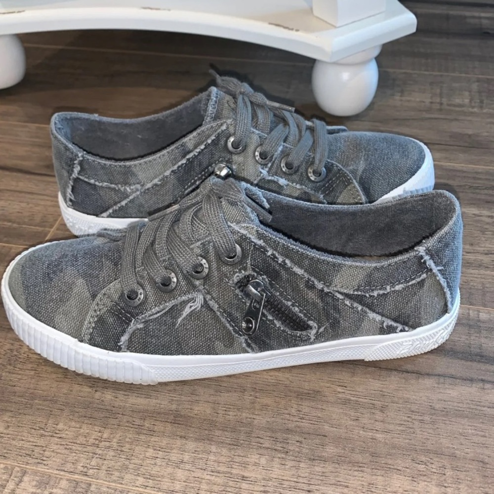 Blowfish Malibu Camo shoes